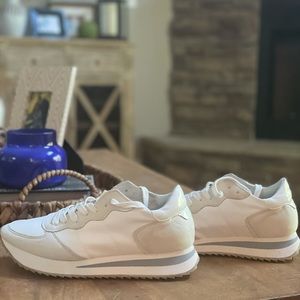 ShuShop Prudence sneaker. Size 7 1/2